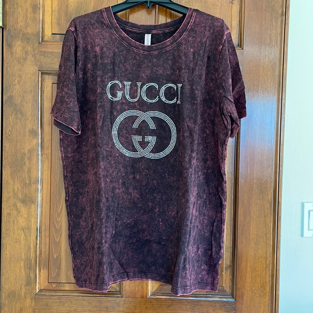(BRAND NEW) Tie-dye maroon & black short sleeve Gucci t-shirt